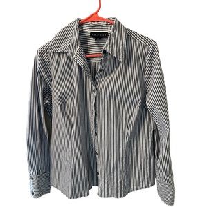 Attention women’s button down blouse😍👚👕